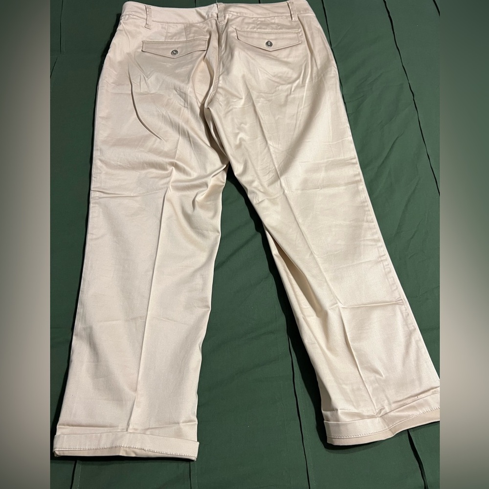 White House Black Market Cream Crop Pants Size 12 - Picture 2 of 7